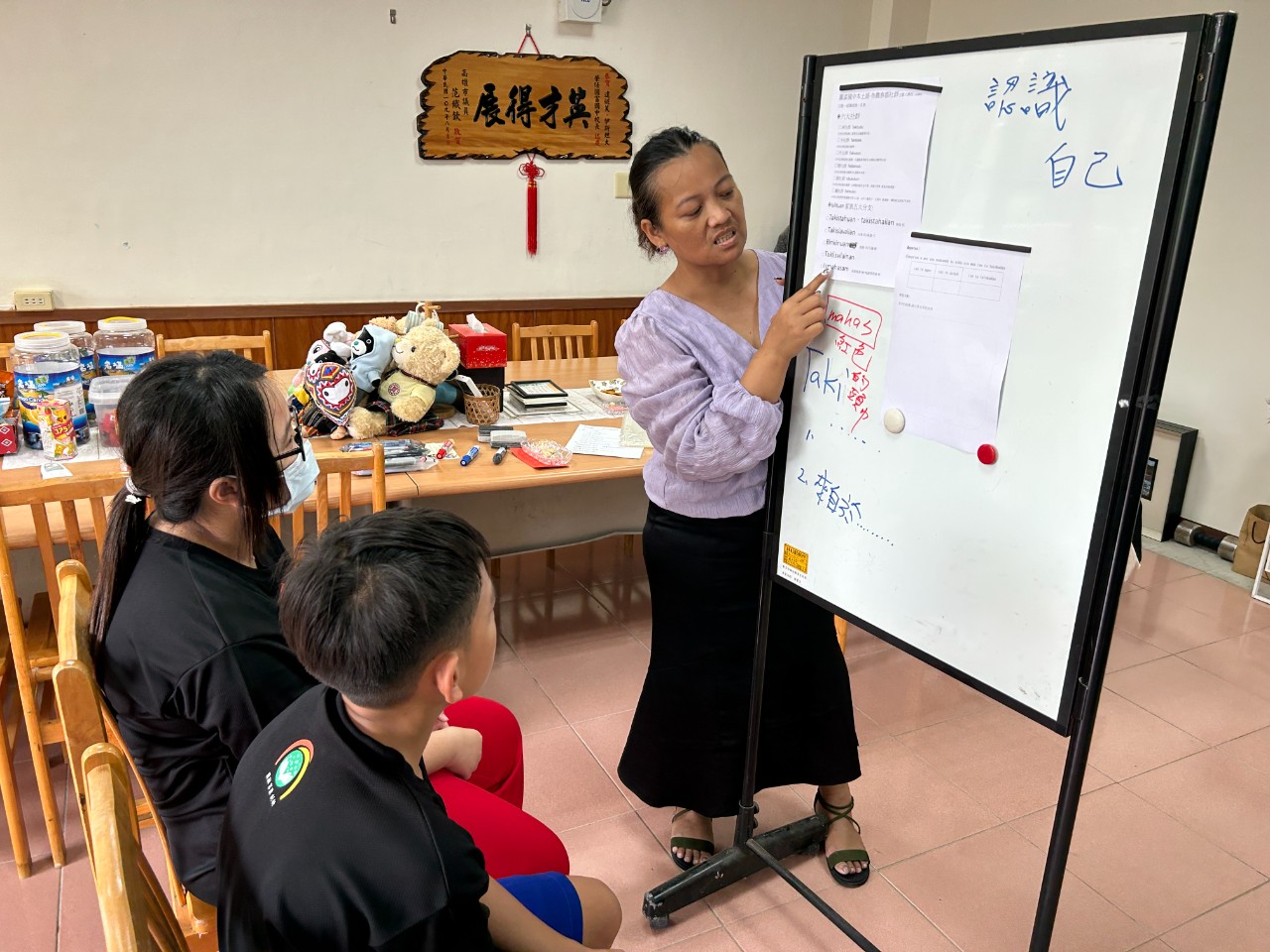 校長教授族語(布農族)